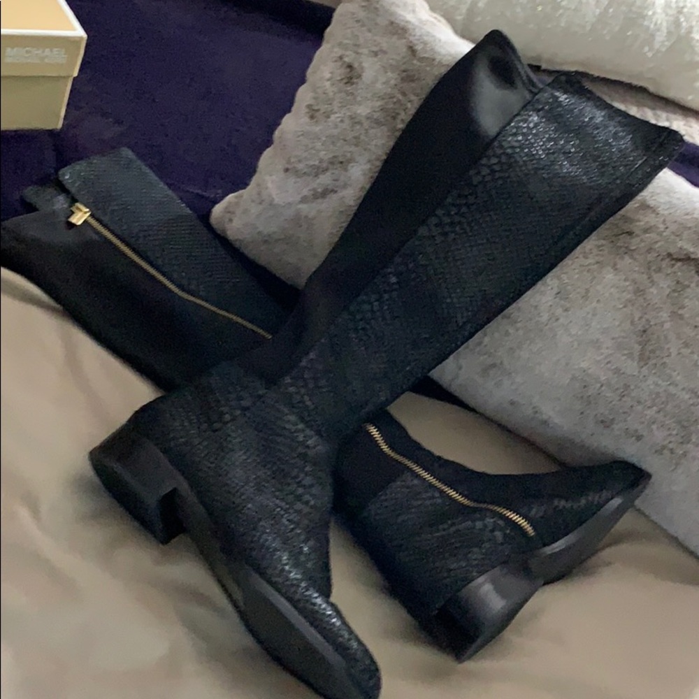 Michael Kors Bromley Flat Boots